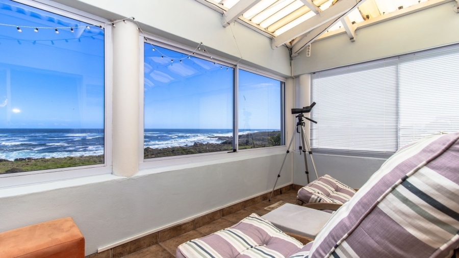 5 Bedroom Property for Sale in Sandbaai Western Cape